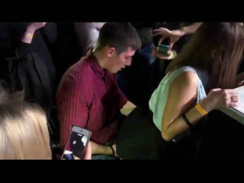 ❤️ Sexo real en una discoteca rusa. Chica rusa de 18 años en el ano y la vagina follada en un club nocturno ️❌ Video de porno en es.nastypornpics-com.ru ❌️